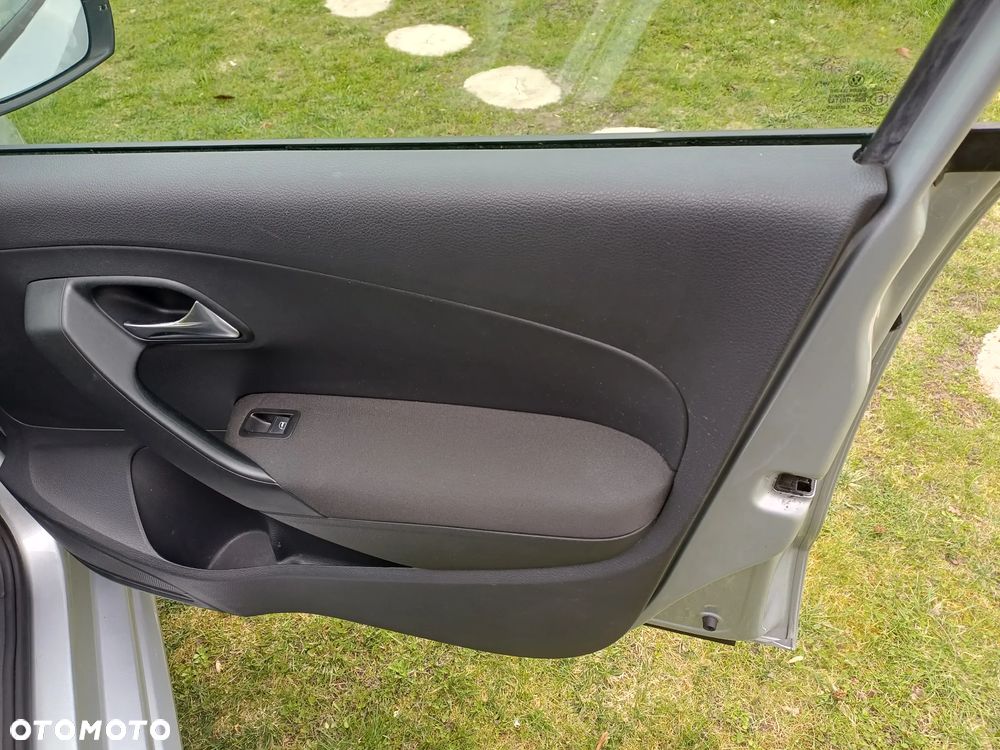 Volkswagen Polo 1.2 Comfortline - 25