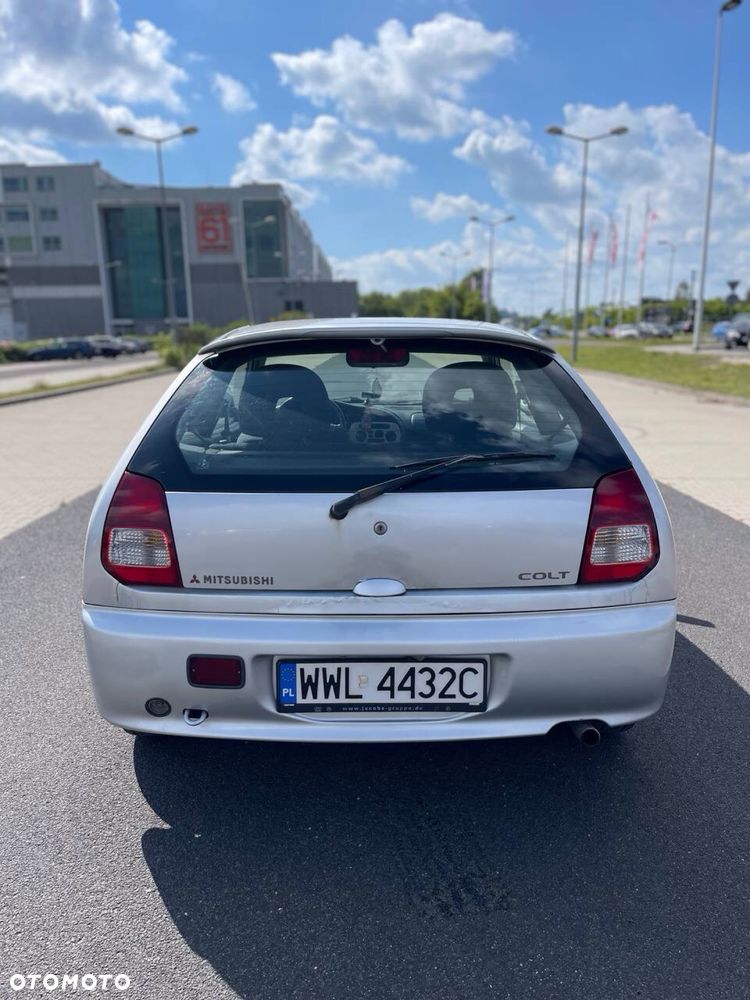 Mitsubishi Colt - 5