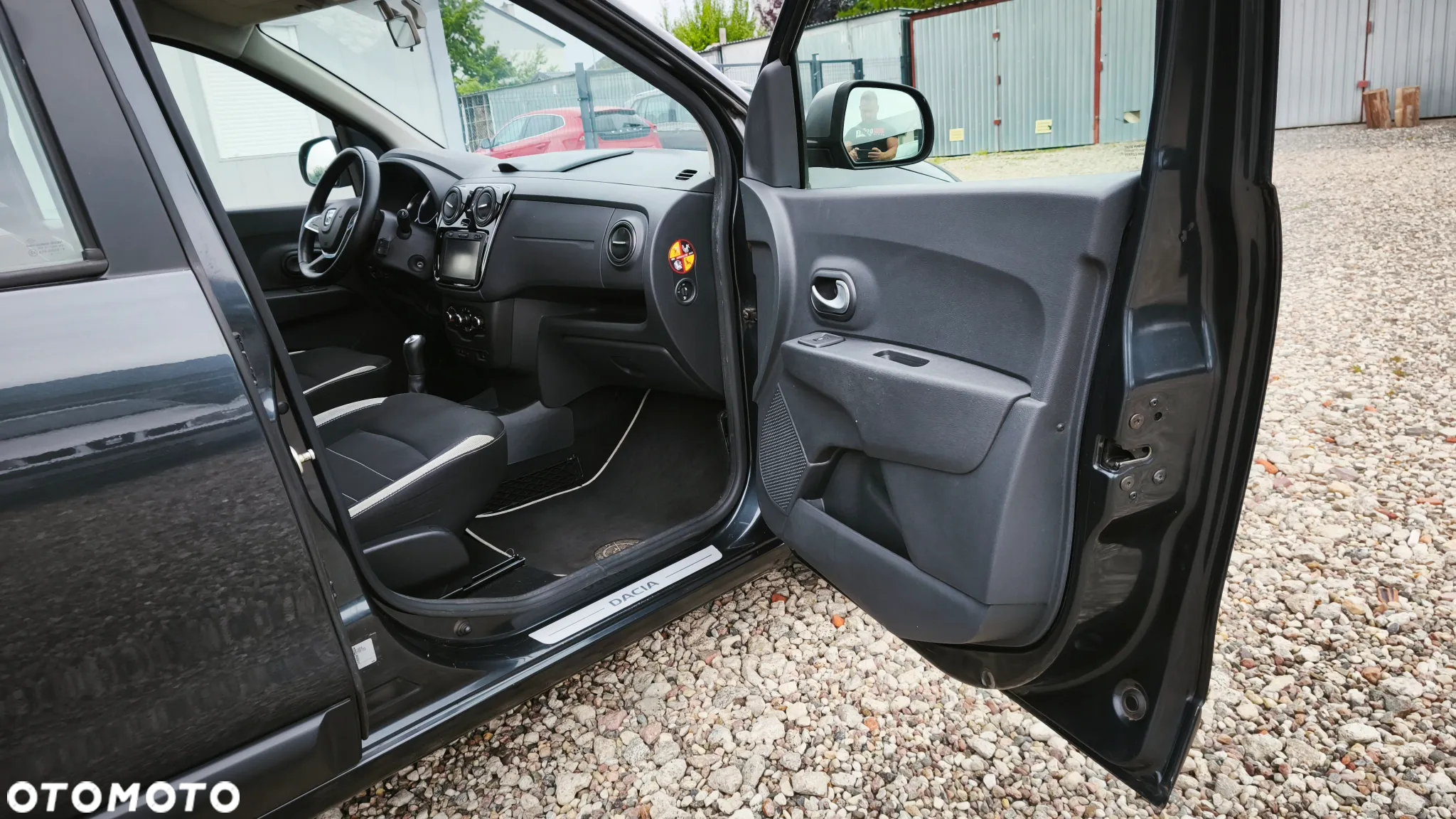 Dacia Lodgy SCe 100 Stepway - 20