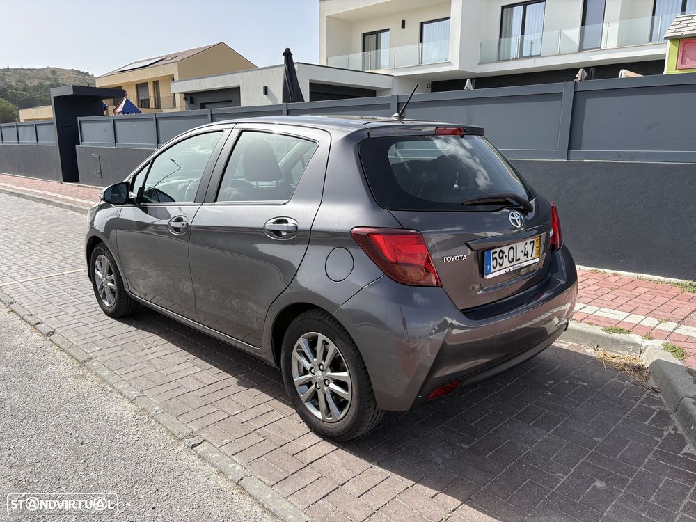 Toyota Yaris 1.33 VVT-i Comfort+P.Style - 4
