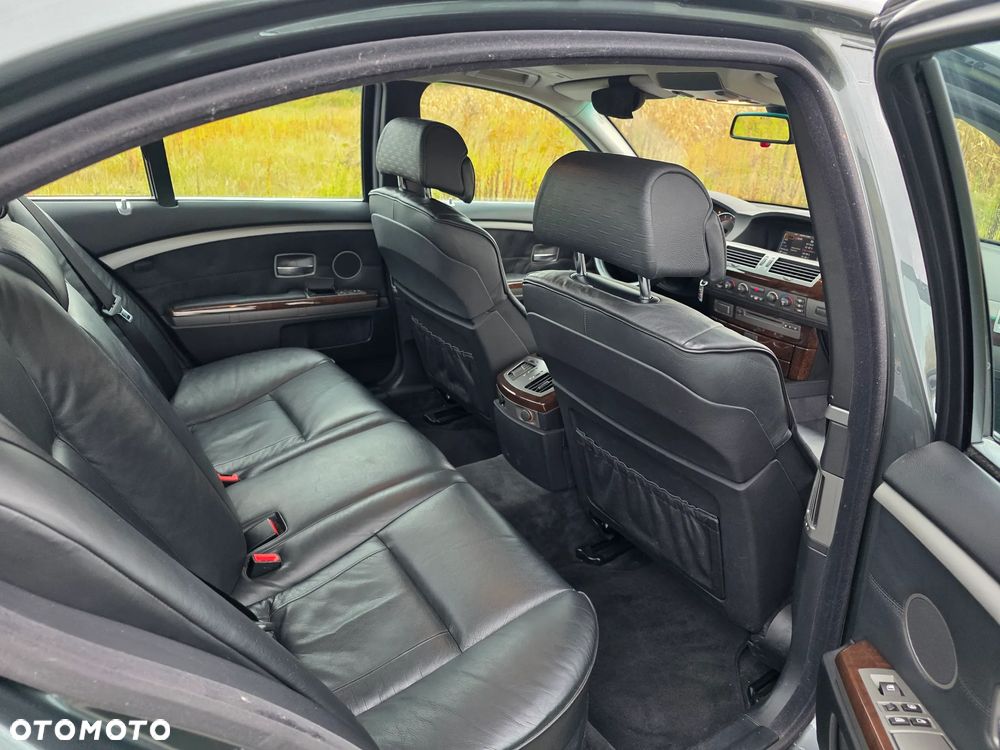 BMW Seria 7 735i - 7