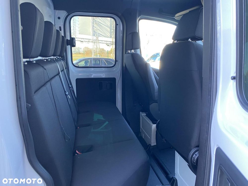 Mercedes-Benz Sprinter - 10