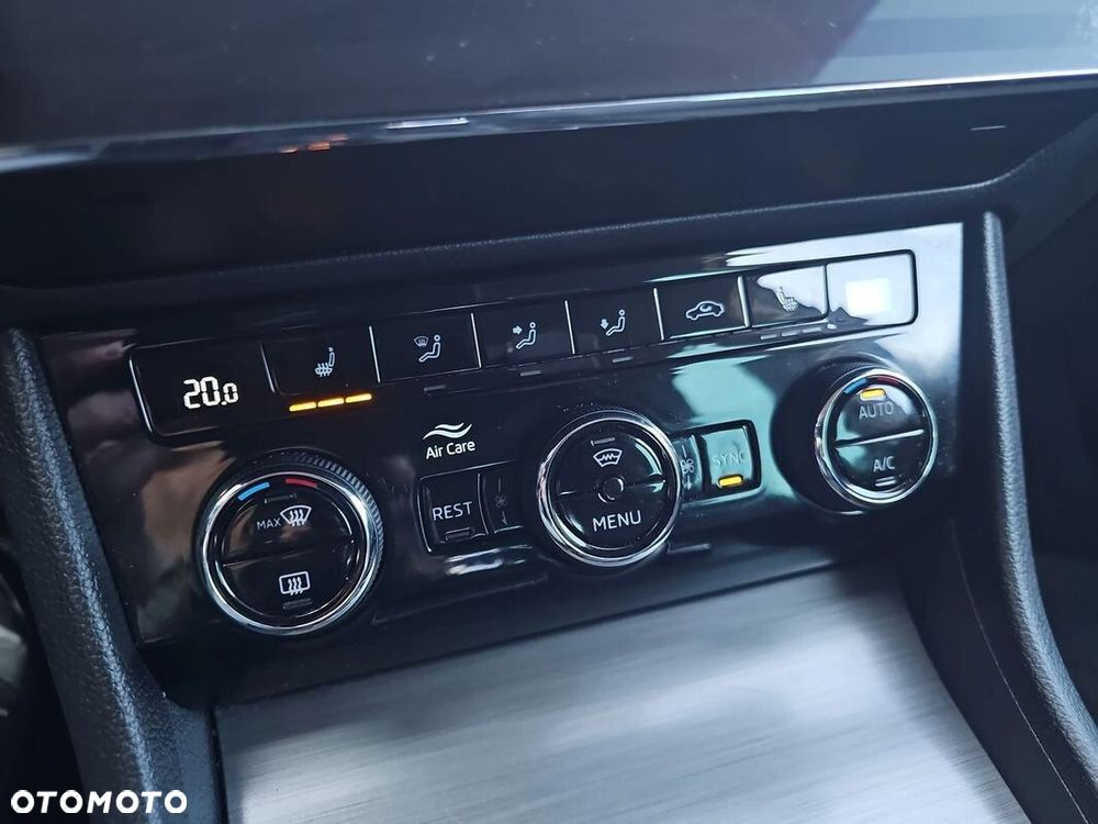 Skoda Superb 2.0 TDI SCR Style DSG - 28