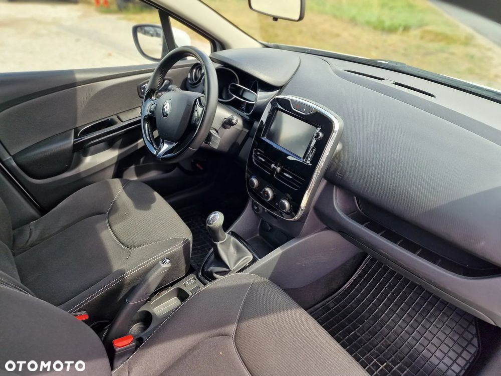 Renault Clio 1.2 16V 75 LIMITED - 26