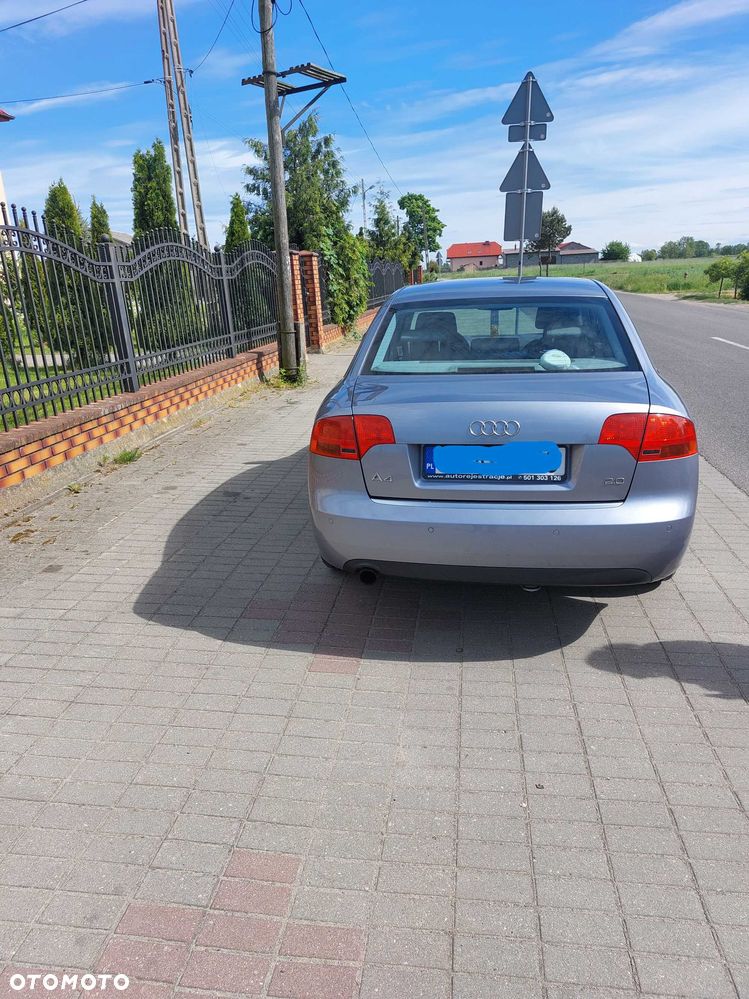 Audi A4 Limousine - 3