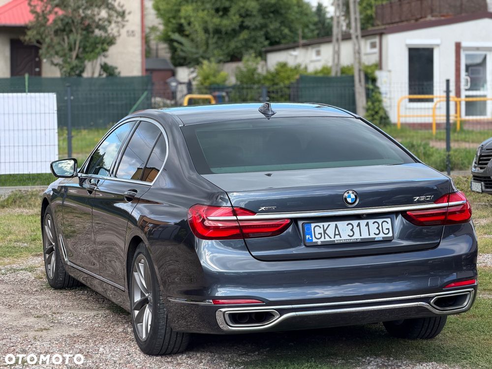 BMW Seria 7 750i xDrive - 16