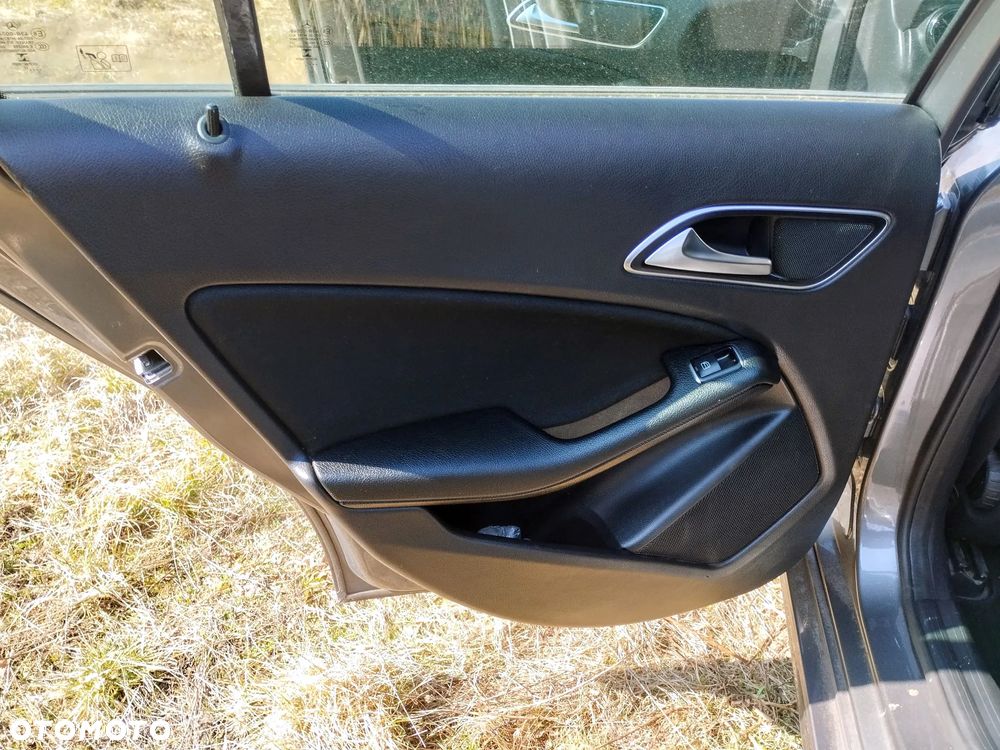 Mercedes-Benz Klasa A 160 d Urban - 18