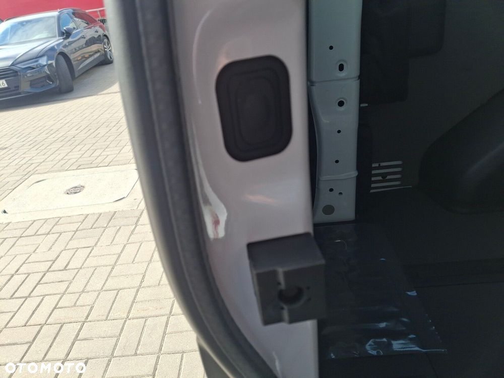 Volkswagen Transporter - 28