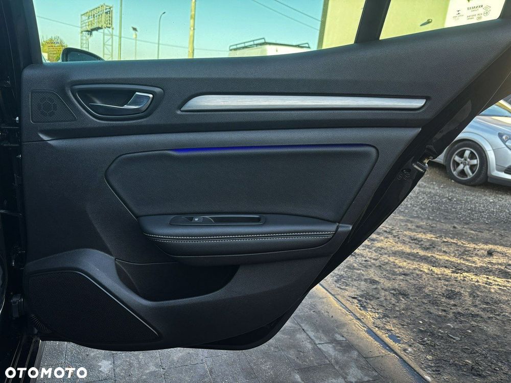 Renault Megane ENERGY TCe 130 BOSE EDITION - 18