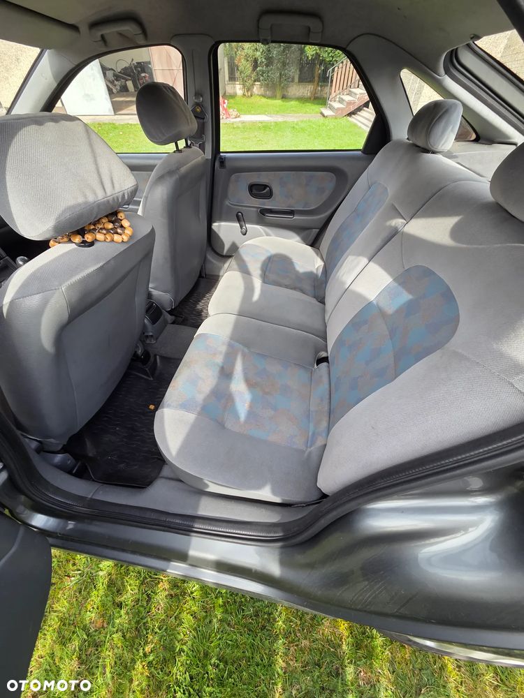 Renault Laguna 1.8 RN - 11