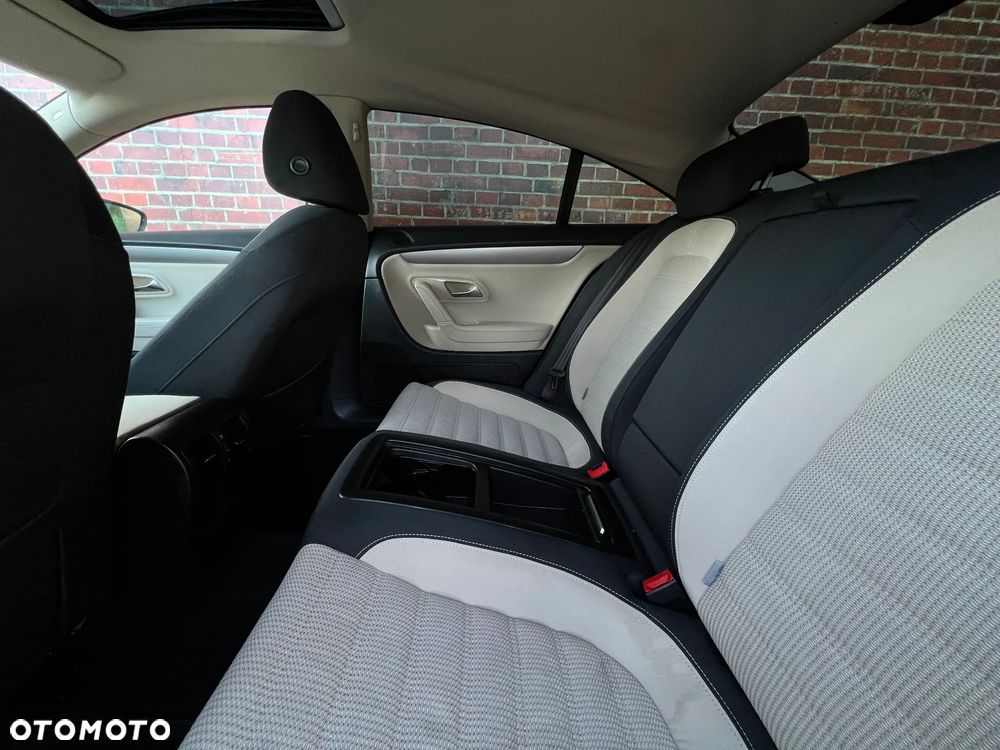 Volkswagen Passat - 16