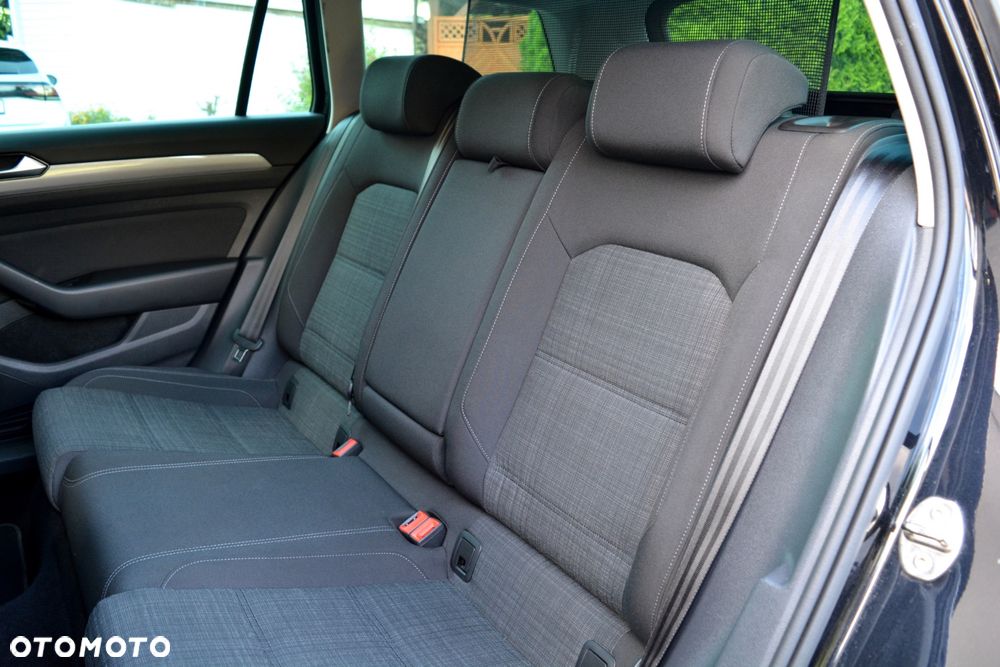 Volkswagen Passat 2.0 TDI SCR DSG Business - 21