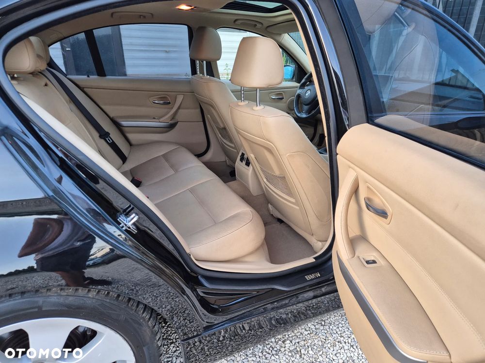 BMW Seria 3 325i - 21