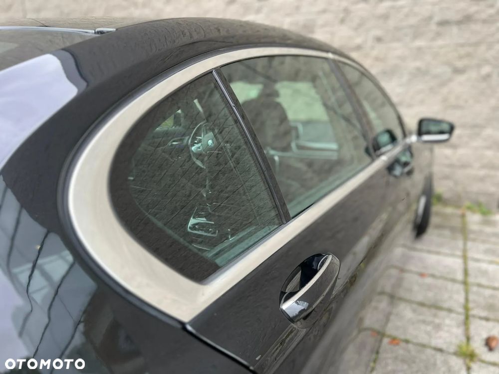 BMW Seria 7 750Li xDrive - 15