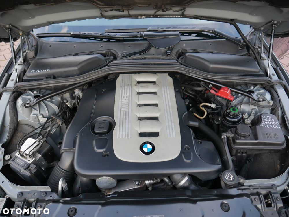 BMW Seria 5 525d - 13