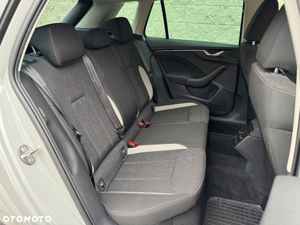 Skoda Kamiq 1.0 TSI Style DSG - 32