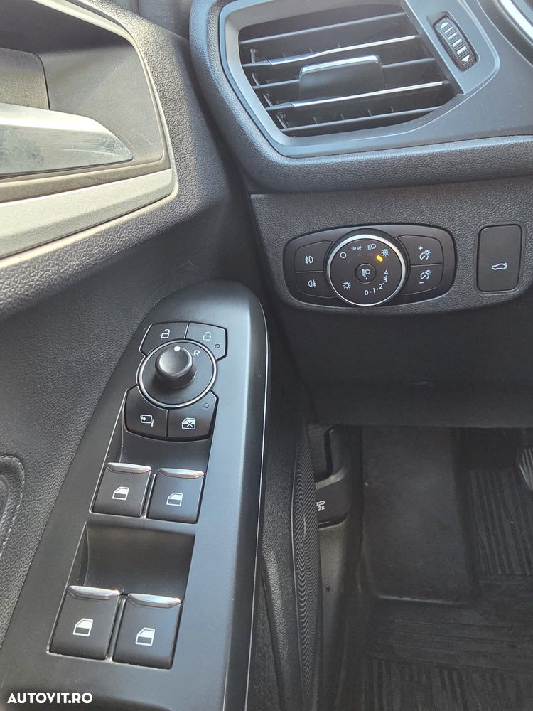 Ford Focus 1.5 EcoBlue Titanium - 11