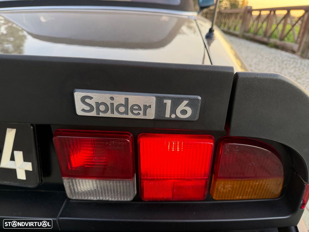 Alfa Romeo Spider 1.6 - 24