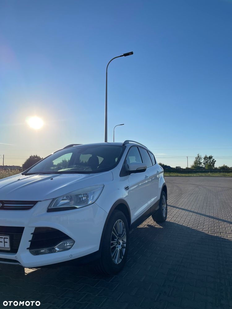 Ford Kuga 1.6 EcoBoost 2x4 Titanium - 10