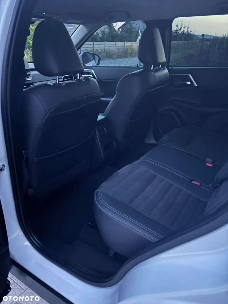 Mitsubishi Outlander - 25