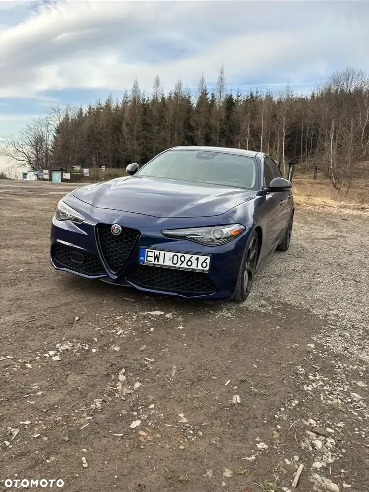 Alfa Romeo Giulia 2.0 Turbo 16V AT8-Q4 Ti - 1