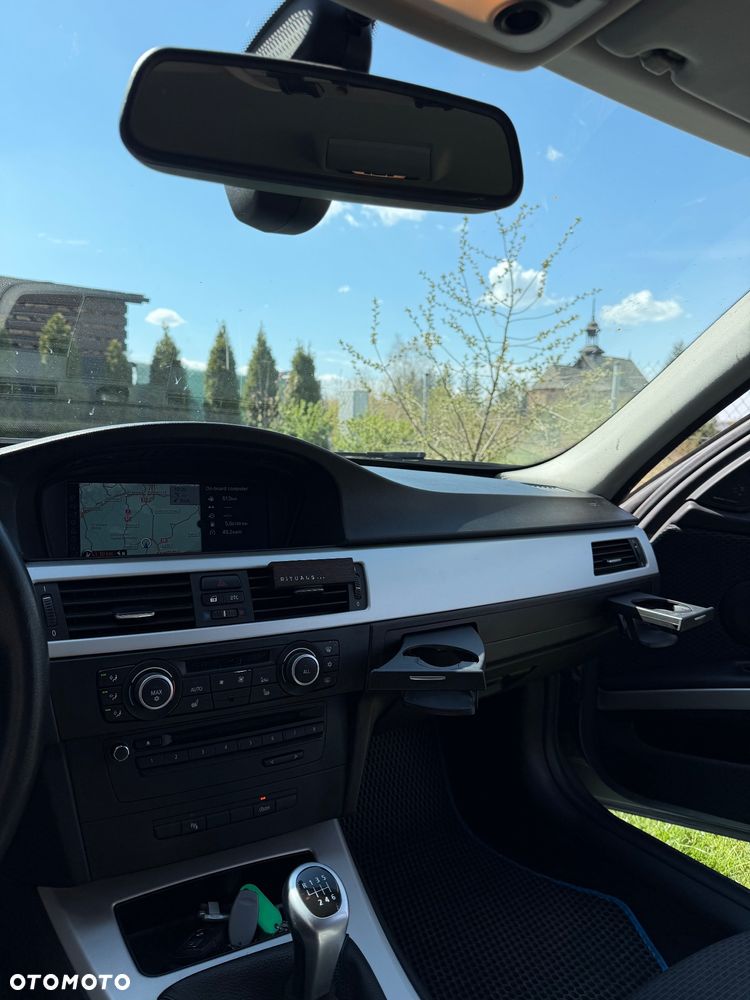 BMW Seria 3 320d DPF Efficient Dynamics Edition - 11