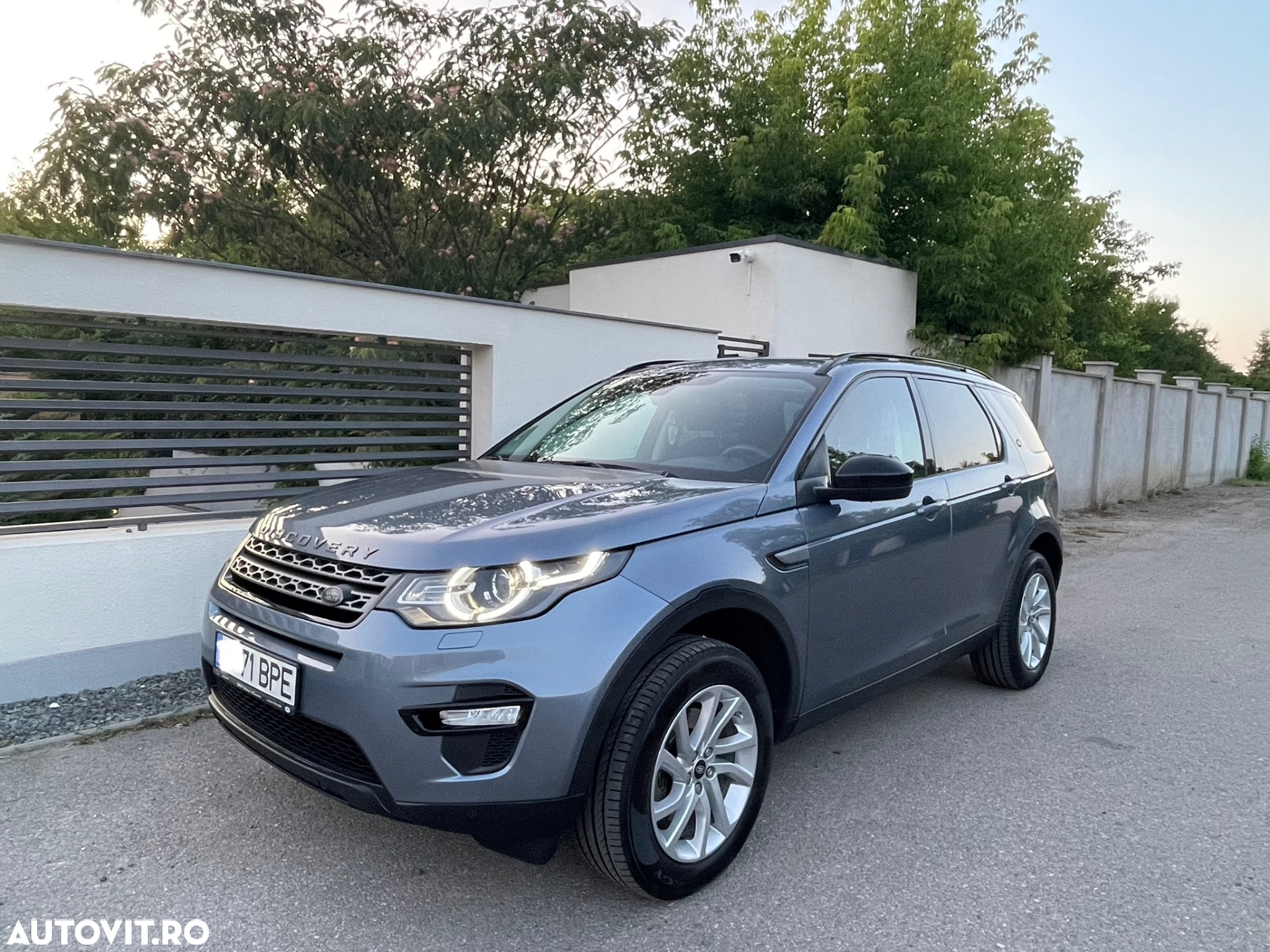 Land Rover Discovery Sport - 2