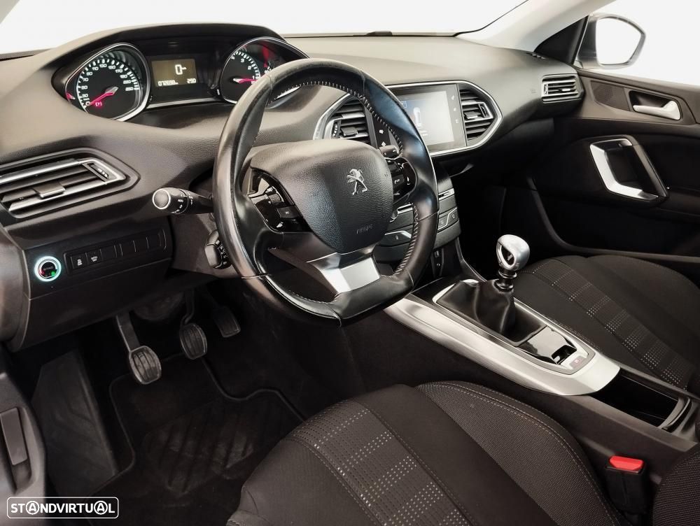 Peugeot 308 - 24