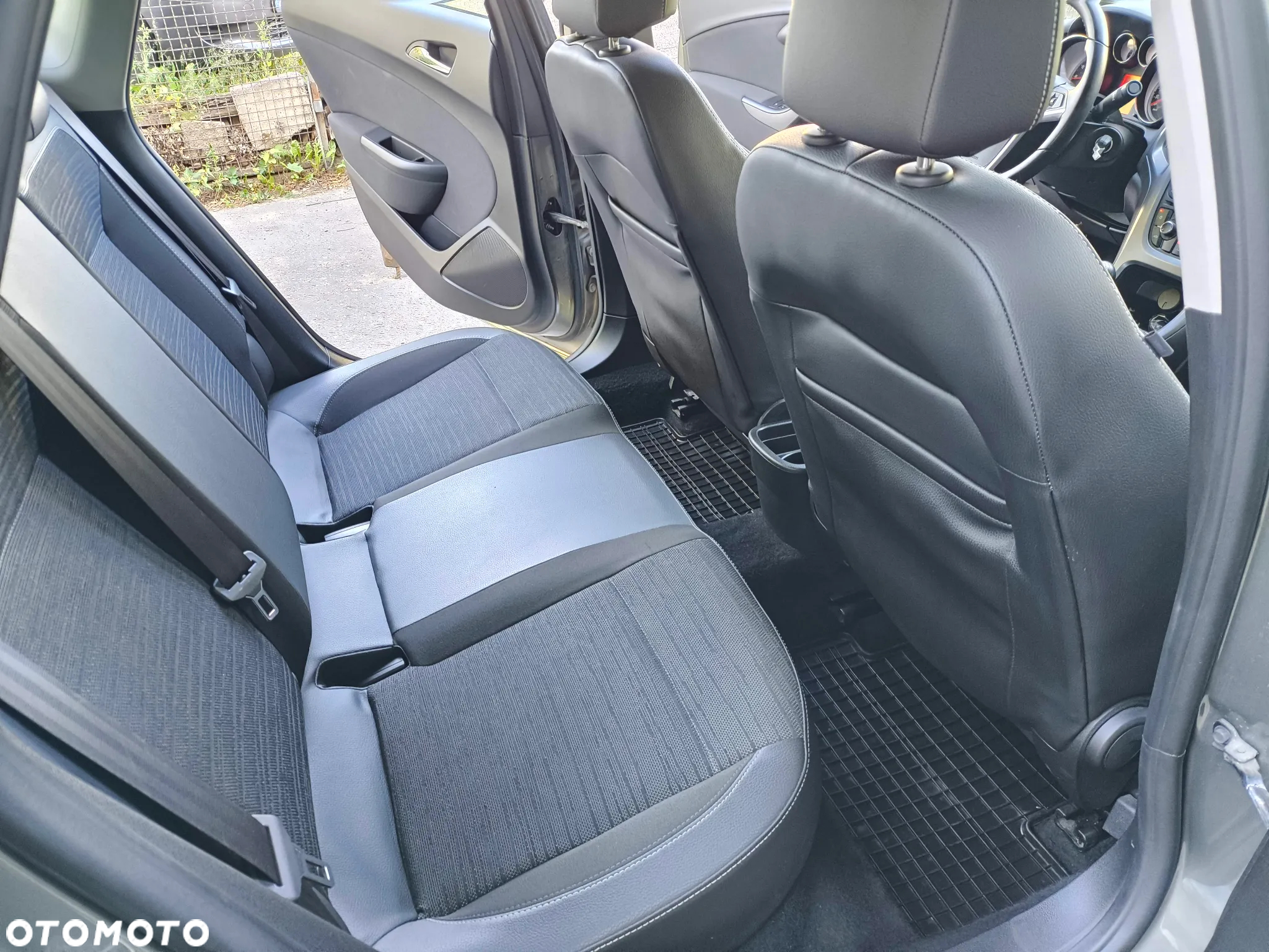 Opel Astra IV 1.4 T Active - 11