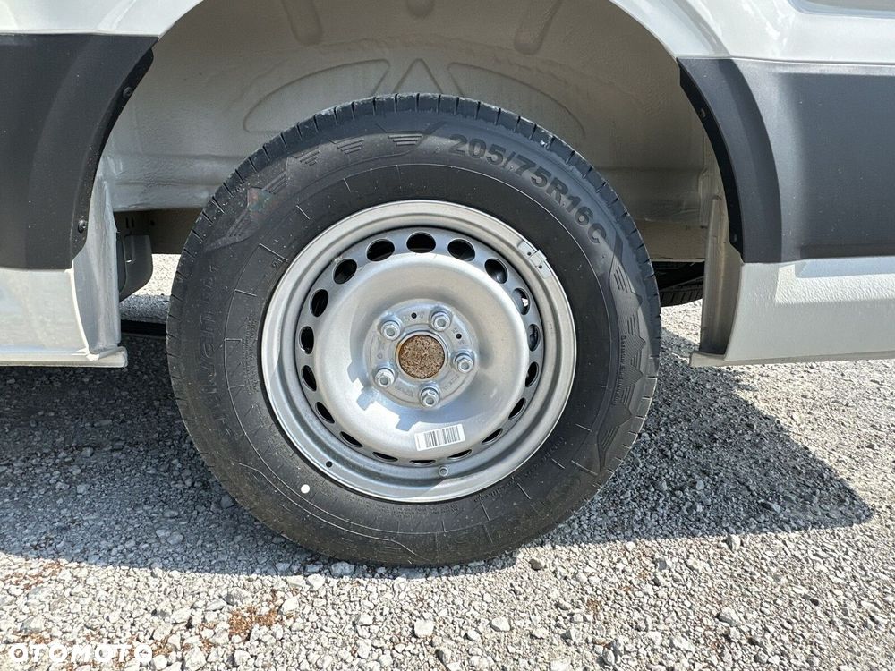Volkswagen Crafter 35 Furgon z wysokim dachem silnik: 2,0 l EU6 SCR 177 KM, przedni 8-bieg.automatyczna, r.o : 4490 mm - 19