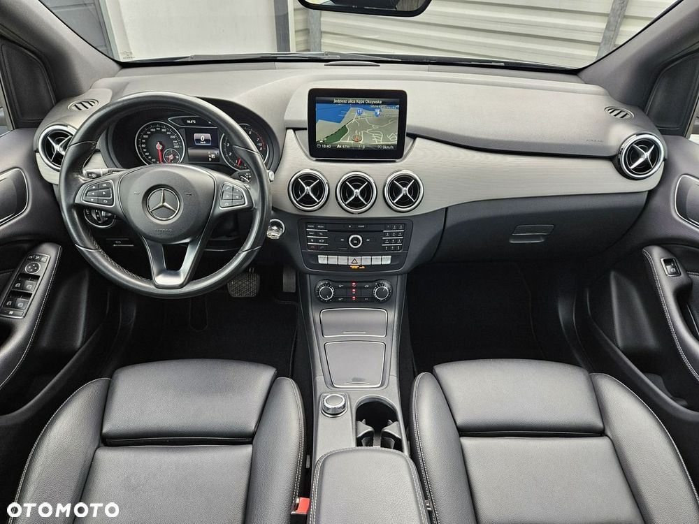 Mercedes-Benz Klasa B 180 7G-DCT Style - 28