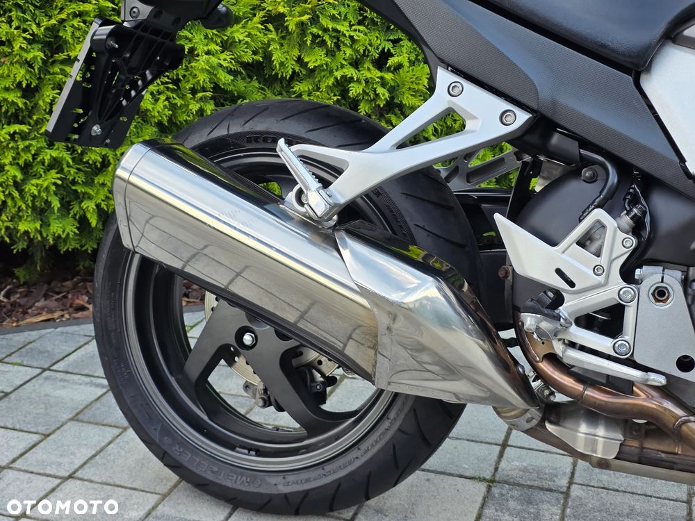 Honda VFR - 9