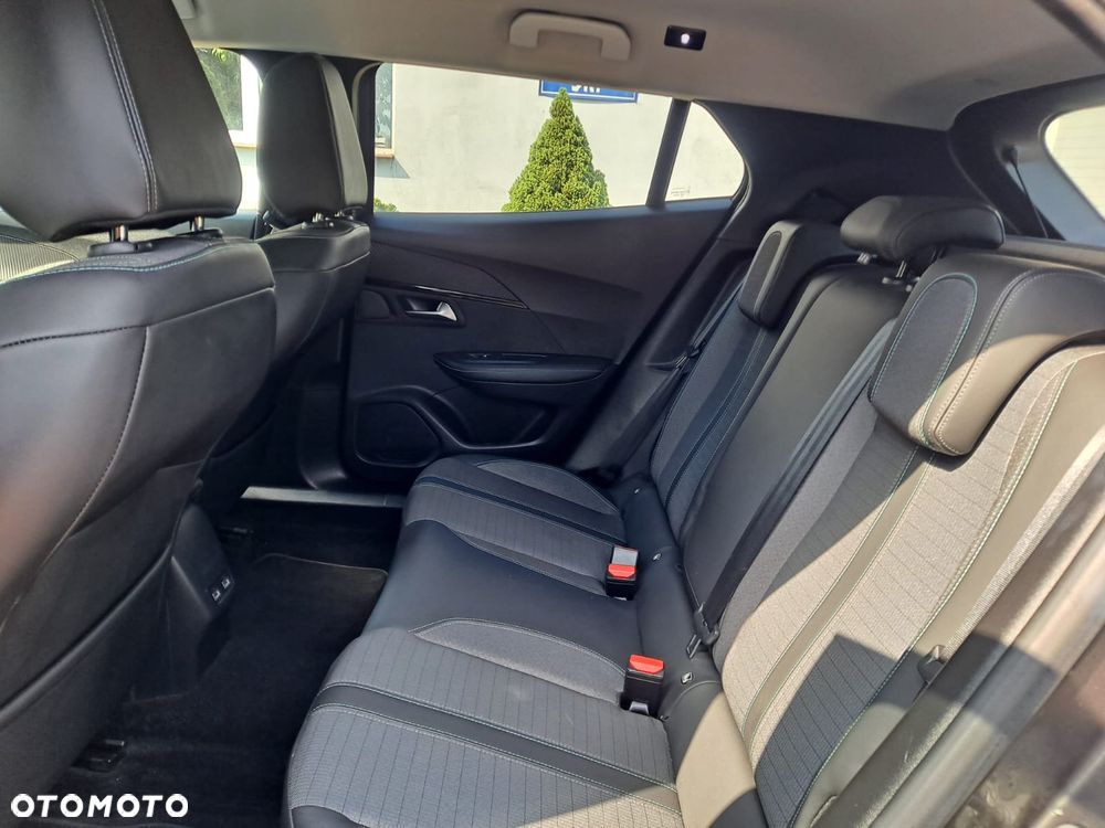 Peugeot 2008 PureTech 130 EAT8 Allure - 24