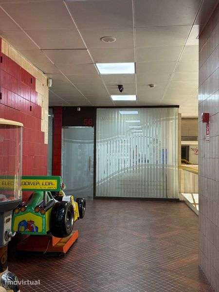Loja comercial no Centro Comercial do Lumiar (Lisboa) - Grande imagem: 3/8