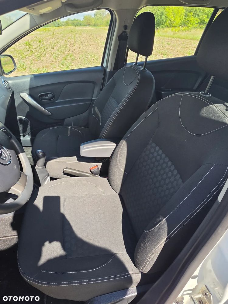 Dacia Sandero 1.2 16V Laureate EU6 - 19