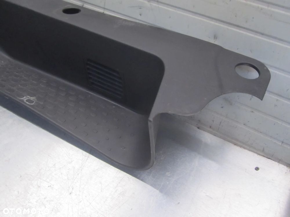 Stopień Lewy Przód  Renault Trafic-Vivaro 16 DCI 2014- - 2