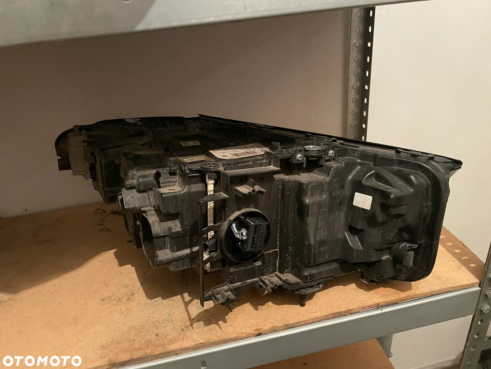 BMW 5 G30 G31 Lampa reflektor lewy igła.  9850581 - 2