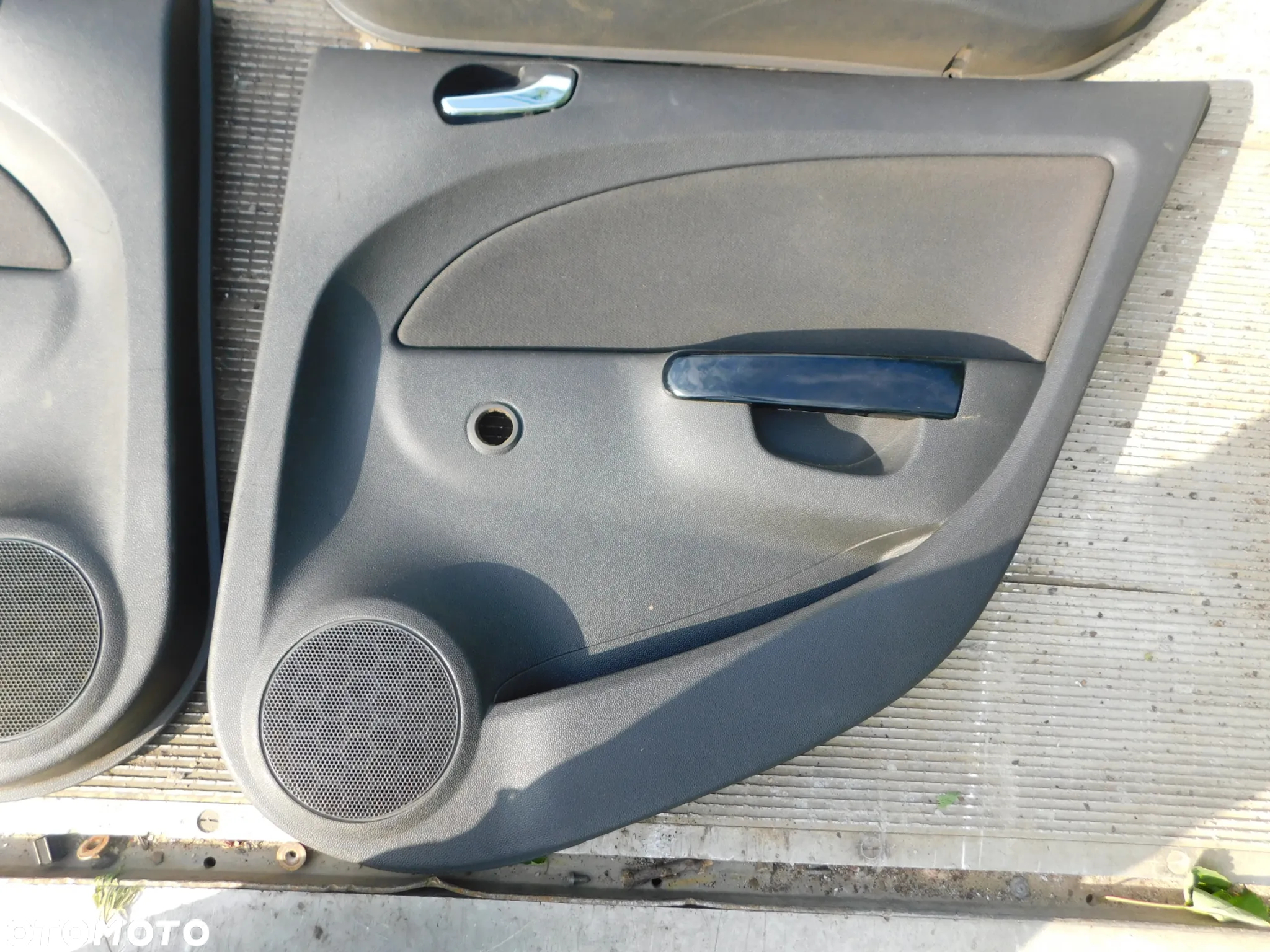 boczki tapicerka drzwi OPEL CORSA D 5D - 6