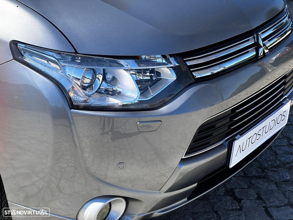 Mitsubishi Outlander 2.0 4WD - 14