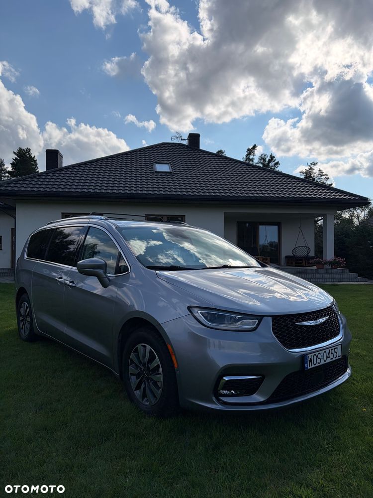 Chrysler Pacifica - 1