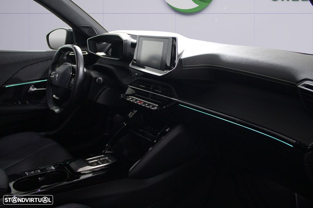 Peugeot e-2008 - 10