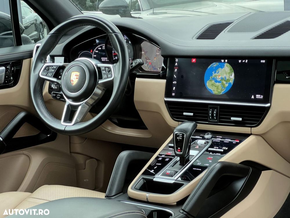 Porsche Cayenne - 9