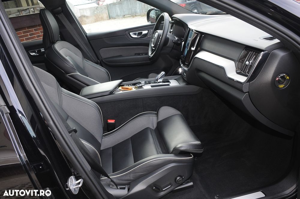 Volvo XC 60 B4 D AWD Plus Dark - 13