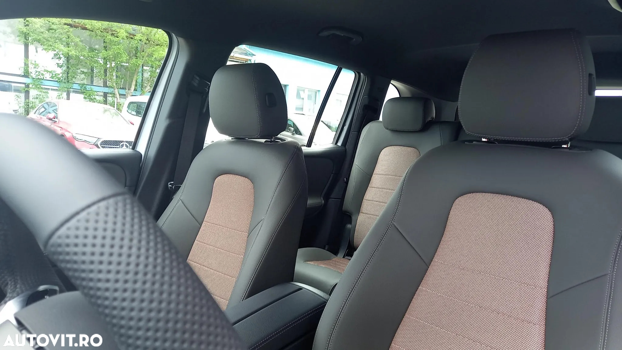 Mercedes-Benz EQB 300 4MATIC - 16