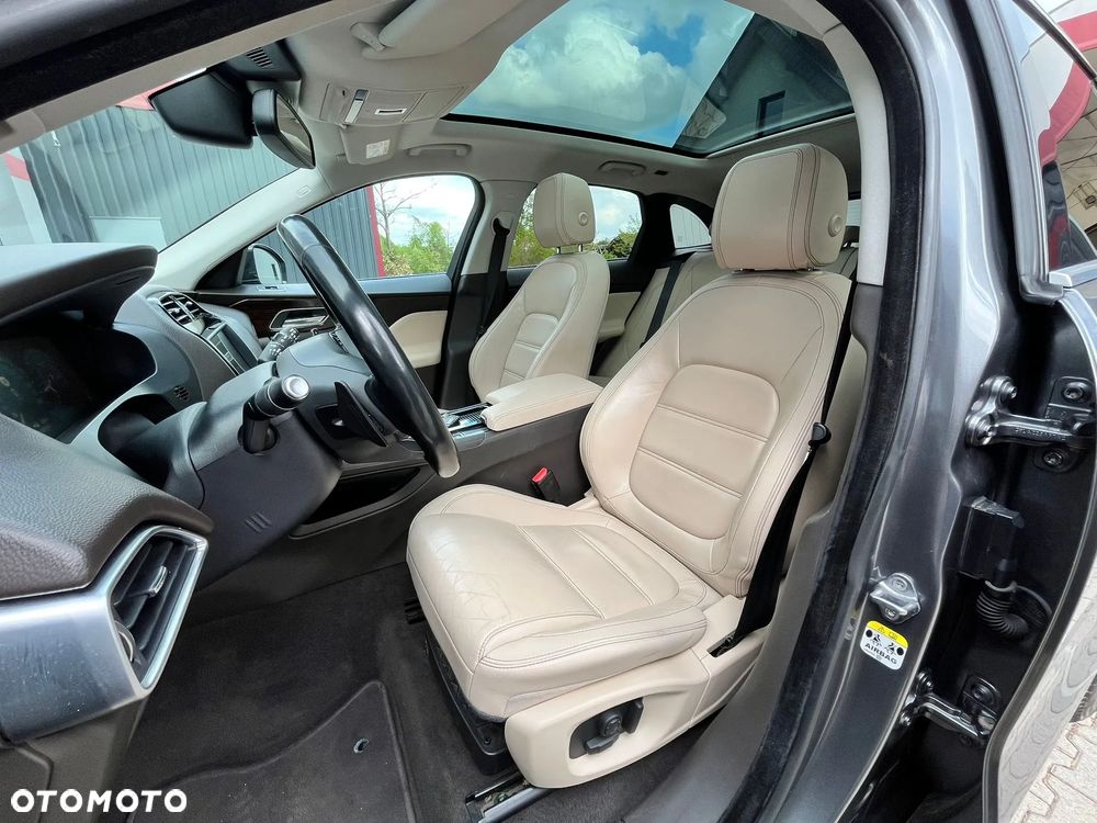 Jaguar F-Pace 2.0 i4D AWD Prestige - 22