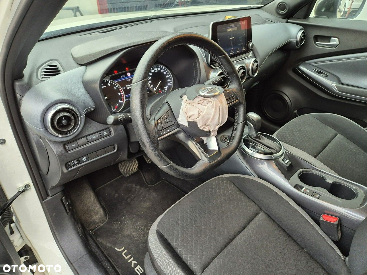 Nissan Juke 1.0 DIG-T DCT Enigma - 8