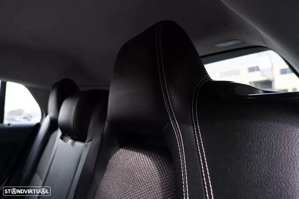 Mercedes-Benz CLA 180 d Shooting Brake - 16