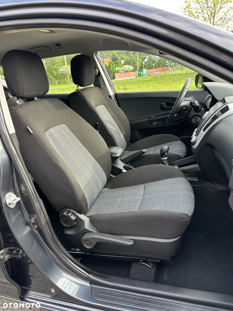 Kia Ceed - 21
