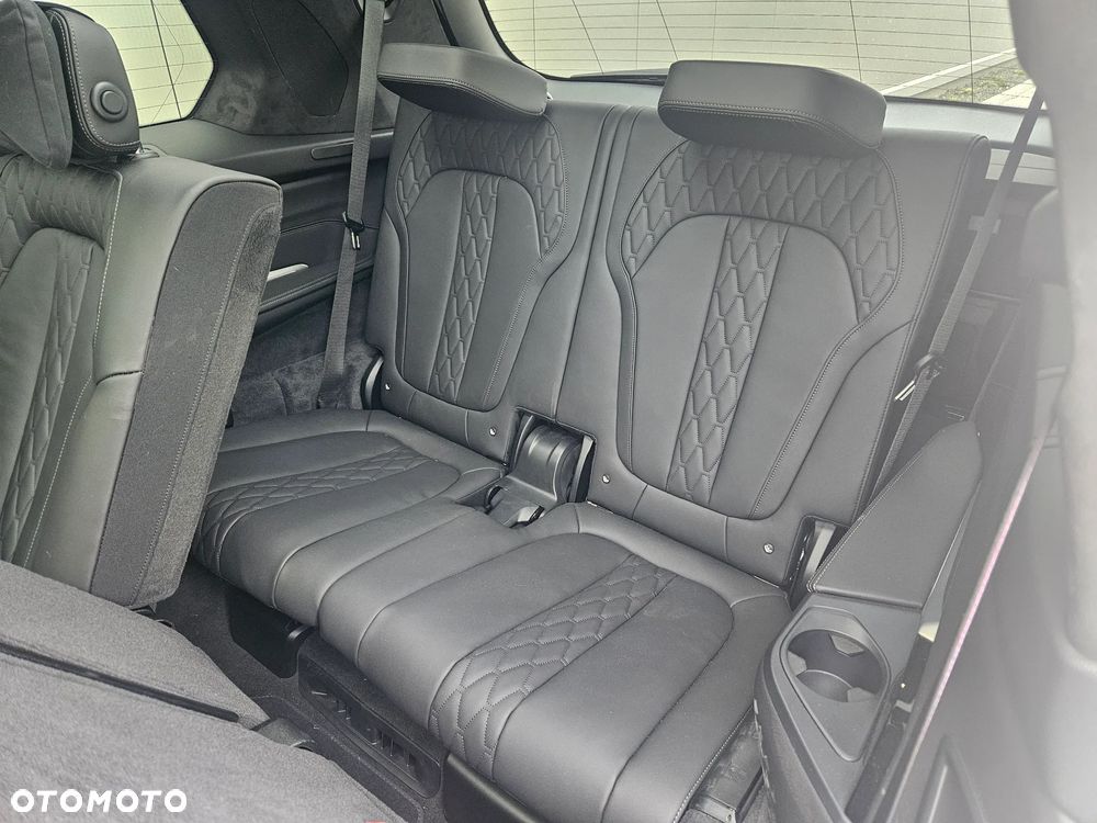 BMW X7 - 26
