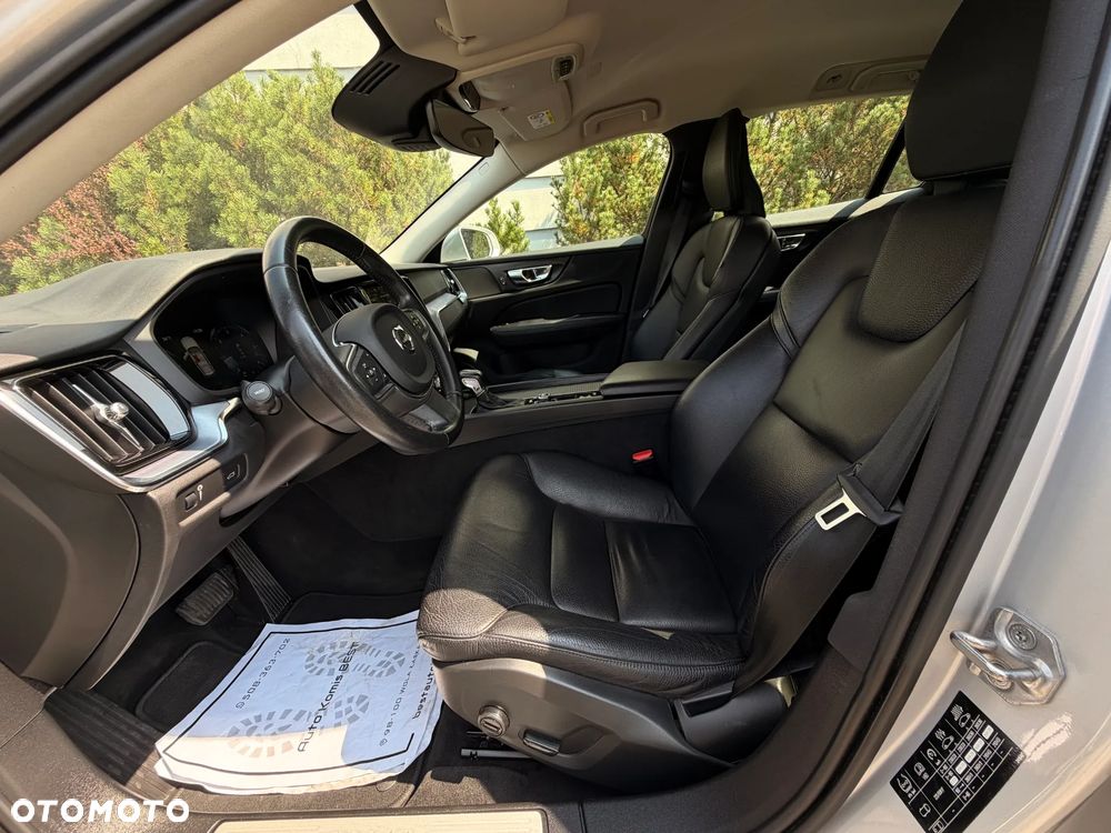 Volvo V60 D3 SCR AWD - 13